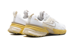 V2K Run WMNS "Gore-Tex White Light Bone" FZ2622 100