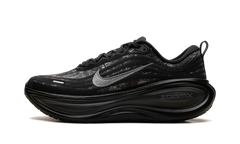 Vomero Plus "Black / Dark Smoke Grey / Anthracite / Metallic Dark Grey" IM3985 001